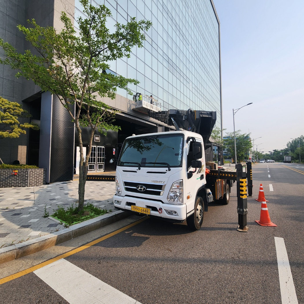 가로수 전지 스카이차 작업사진